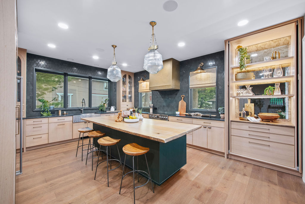Custom Kitchens Cabinets Designs